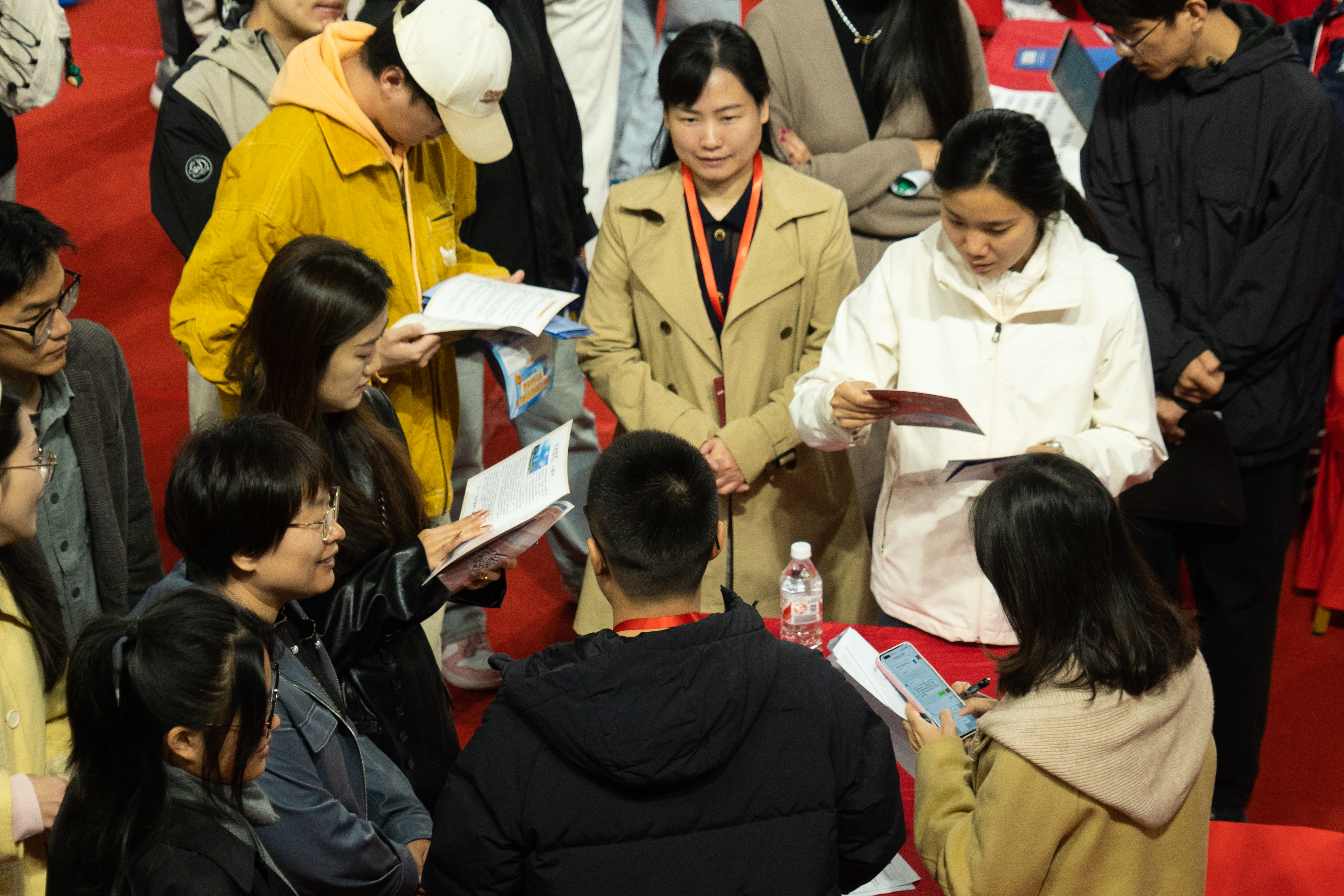 8.散发传单.jpg